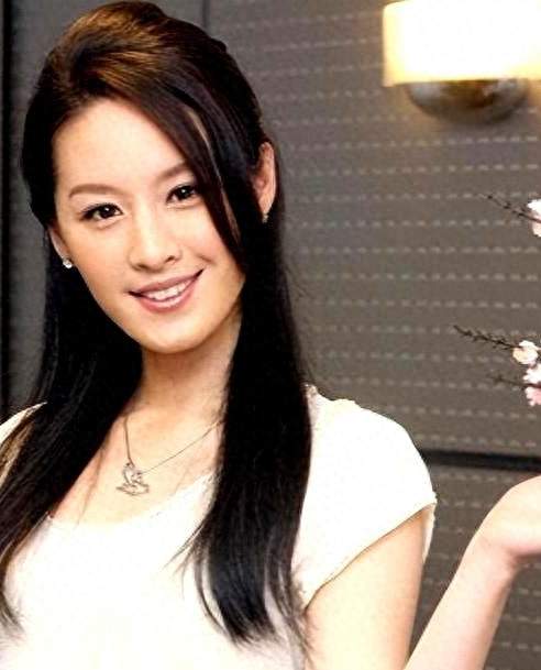 周杰伦偏爱了20年的长相，到底赢在哪？
