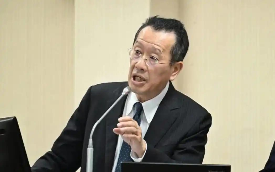 就在刚刚，

台“国防部”突然宣布，

1月12日，针对6日晚台F-16V战机失