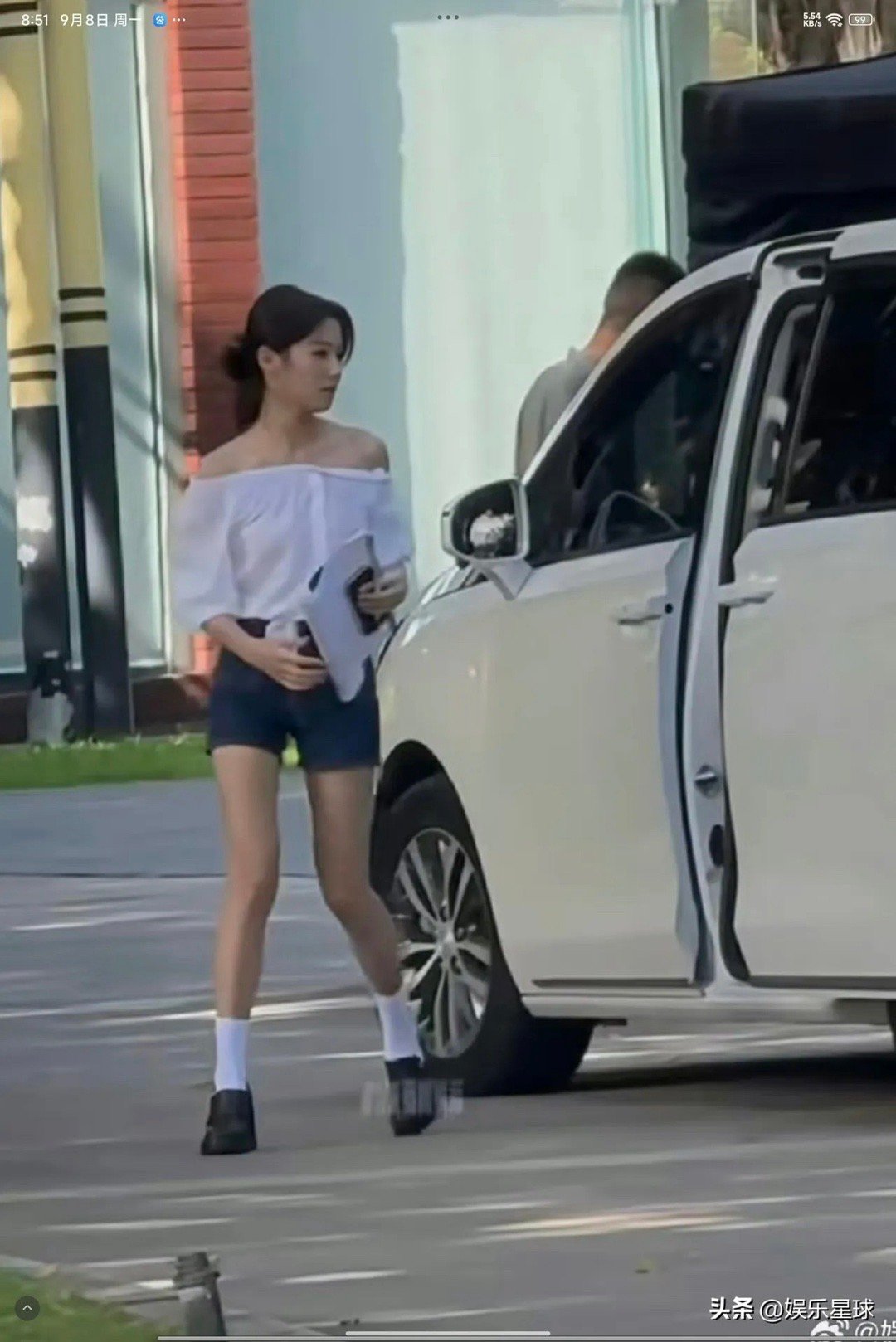 瘦下来的卢昱晓卢昱晓偷偷瘦下来惊艳路人，连带体态都变好了 ​​​