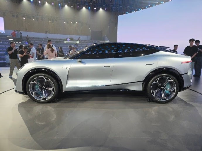 赛豆科技aiva品牌发布会阿维塔 赛豆汽车赛豆汽车正脸 赛力斯孵化的第二个品牌，