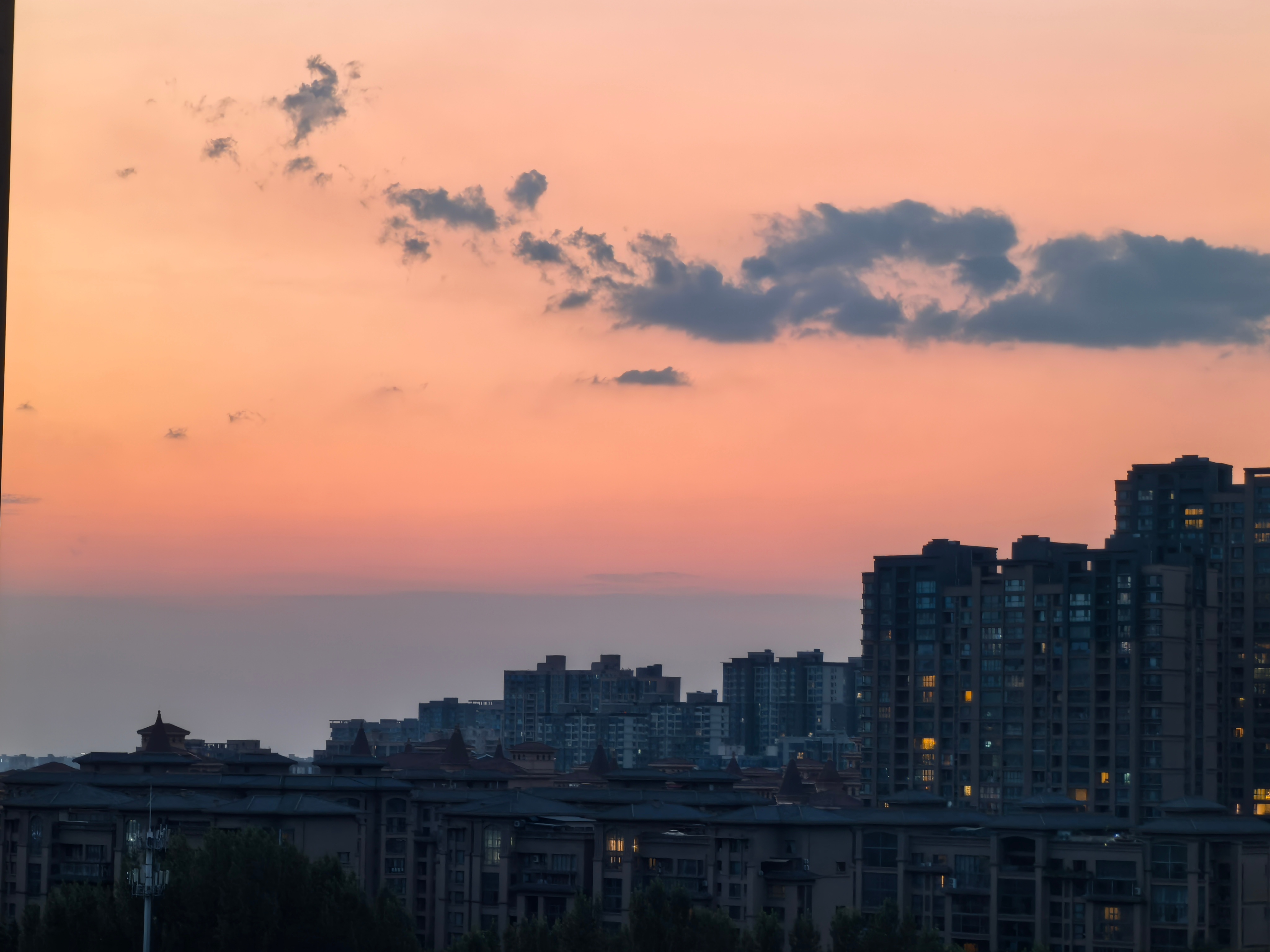 嗯  就这样 来自手机里乱七八糟的随拍 