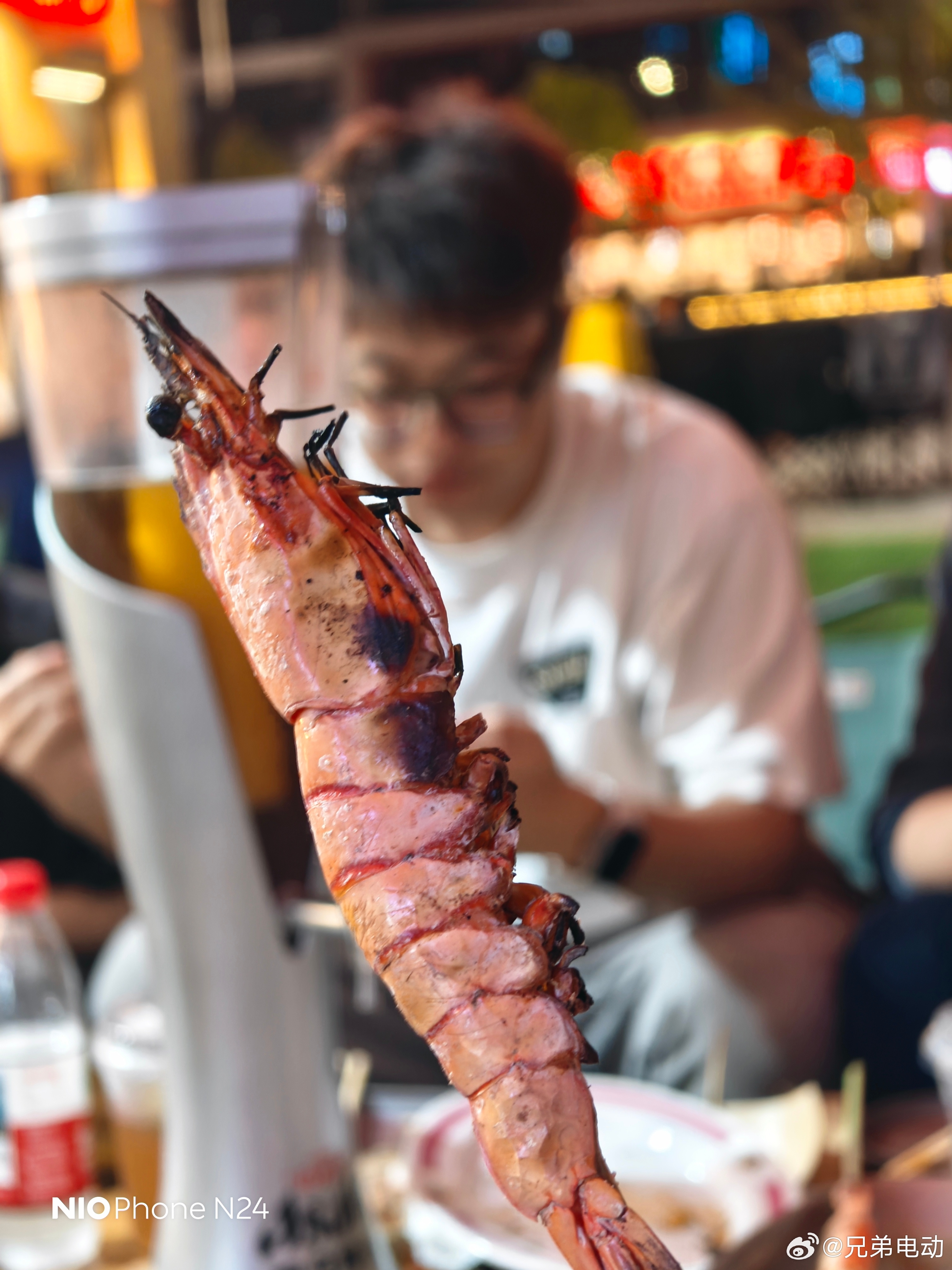 这些人为了小鹏VLA2.0的体验争吵起来了，有意思，有不同意见，现场全在聊各家智