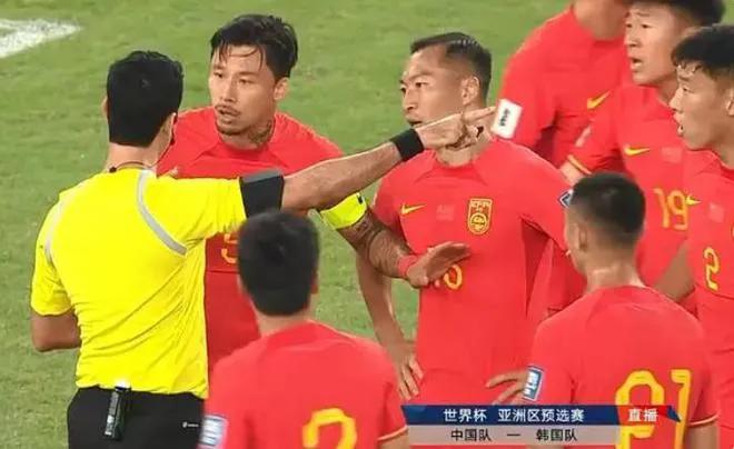 国足主教练重用上海两个队的球员，不是没有道理的。
上海申花夺足协杯冠军，上海上港