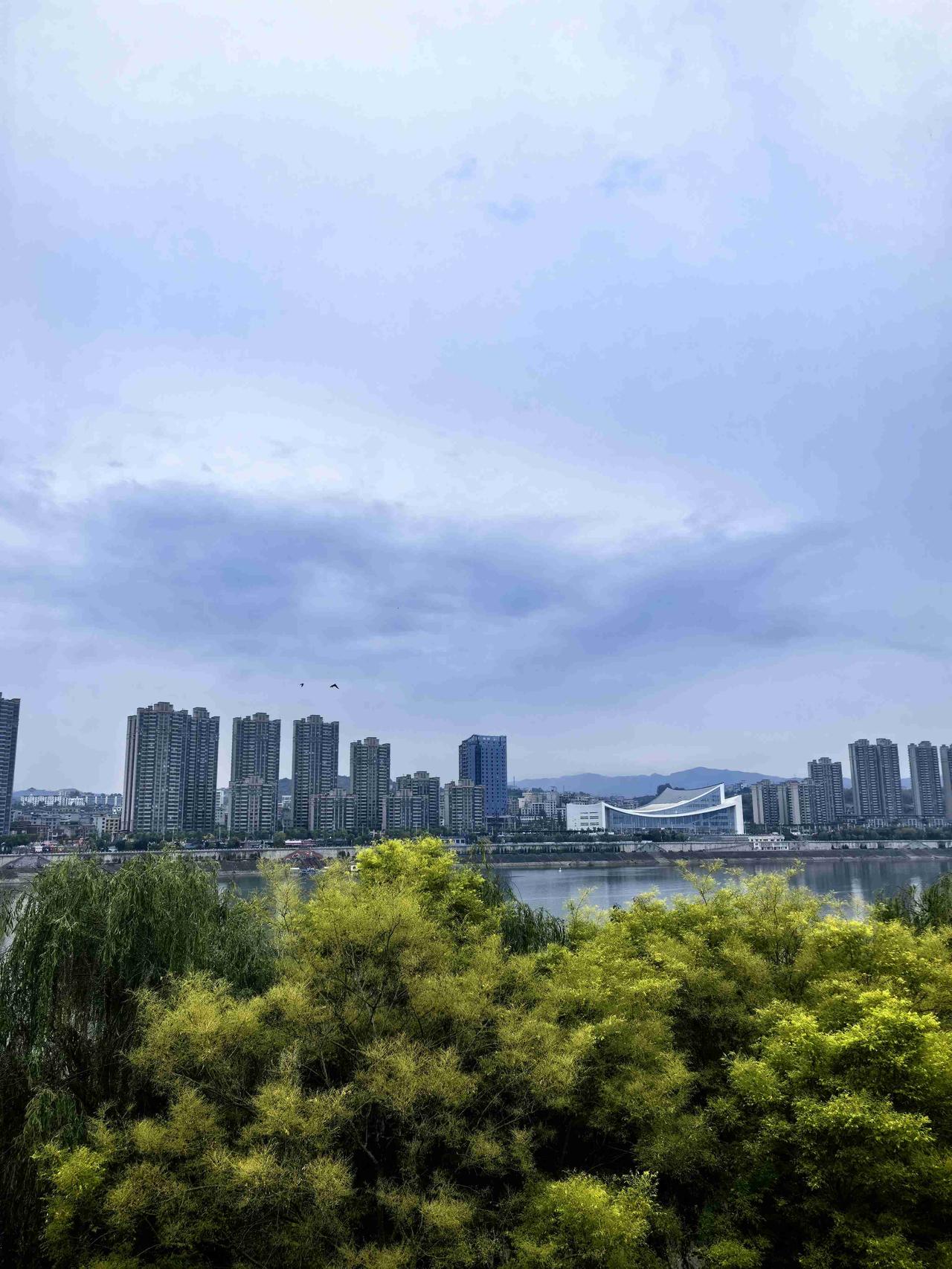 我的今日状态：😁轻松愉快
我这里的天气：☀️晴天