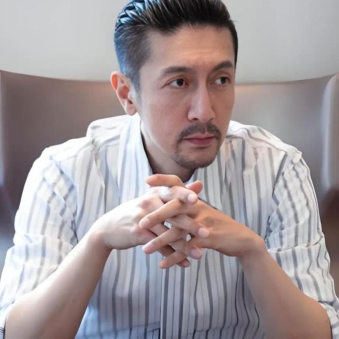 太有缘分！张鲁一当年为躲开数学考中戏，意外成就实力派戏骨
 
张鲁一儿时兴趣三分