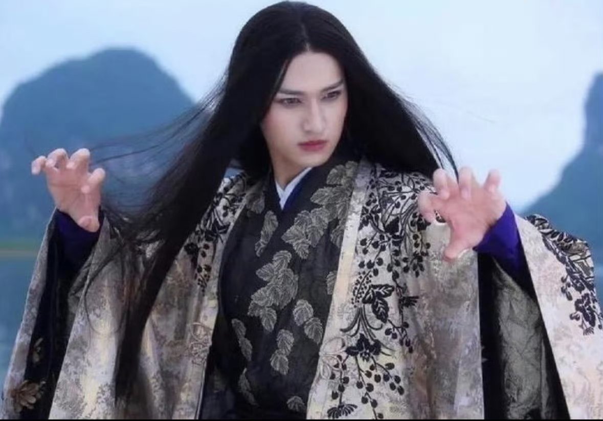 迪丽热巴这个新剧的造型不就是杀阡陌吗？ 