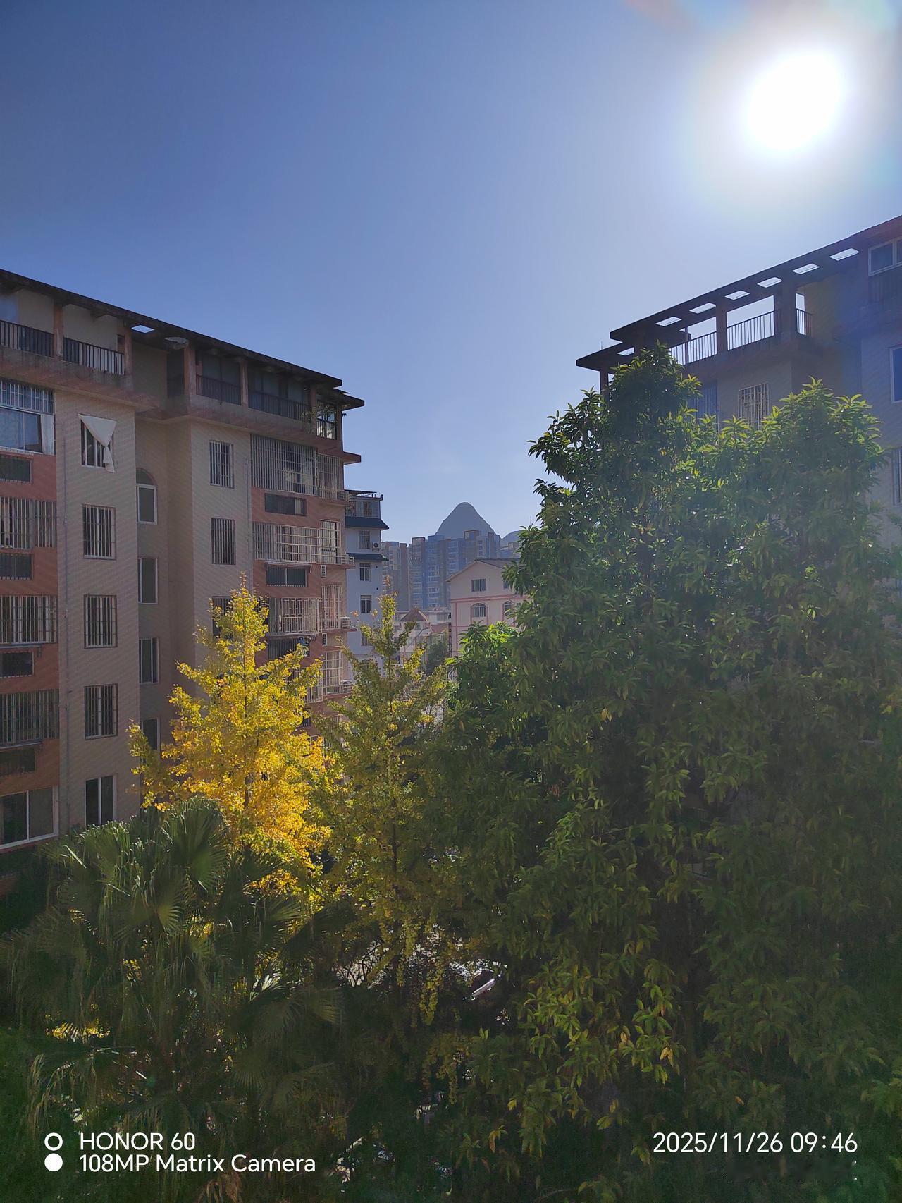 胸有丘壑凌云志，笔扫千军踏浪行——以寸心藏山海，以孤勇赴征途，何惧风雨挡前路！