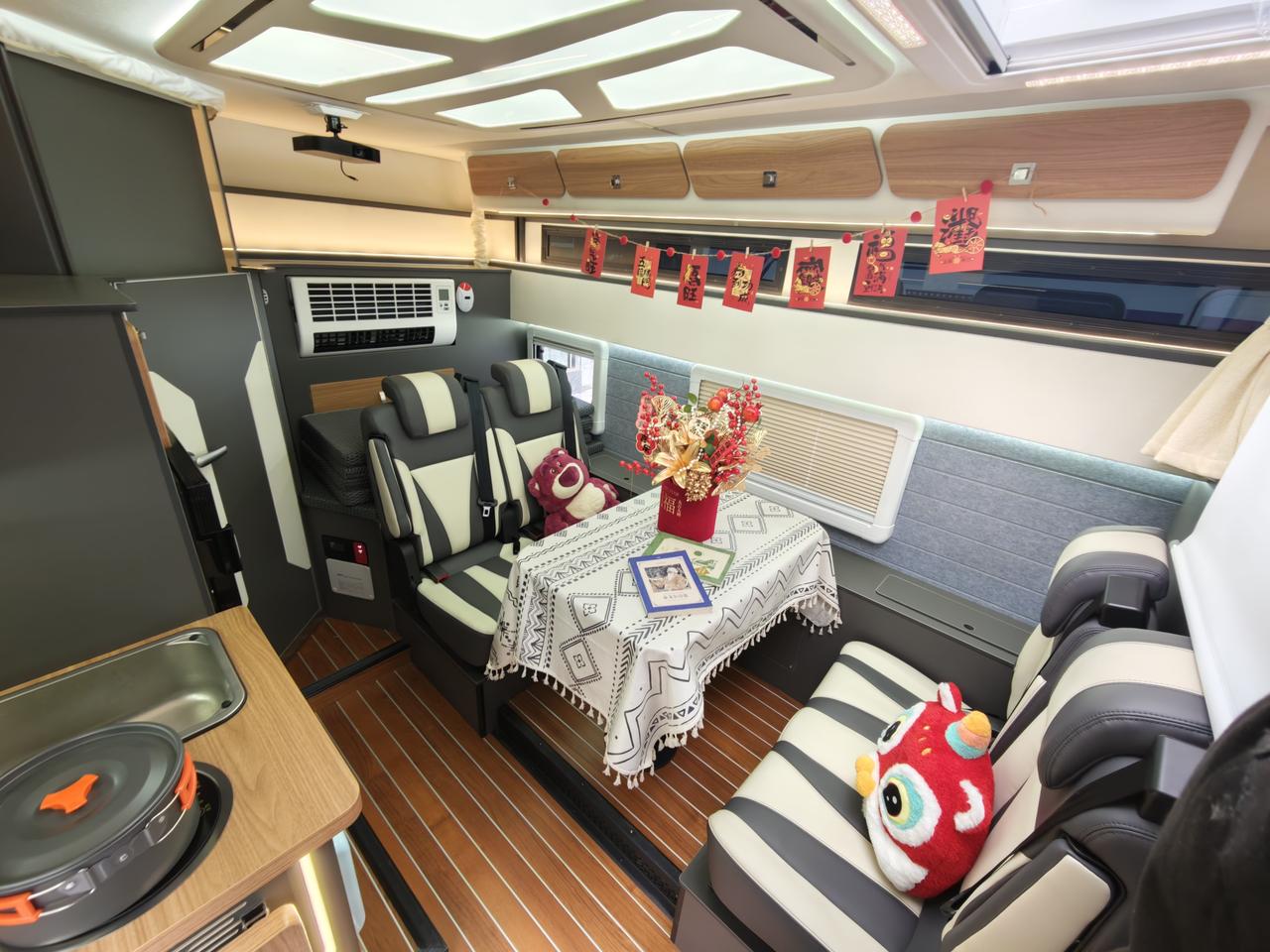 看了整整3年房车，终于在26年初完成了多年的心愿，提到了自己心仪的四驱地库房车了