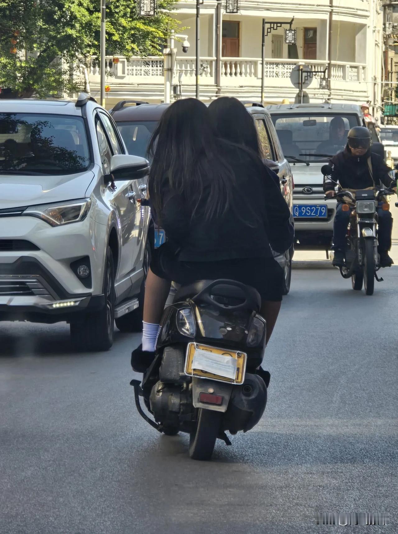 广东阳江街头太乱了，全是遮挡号牌的摩托车阳江摩托 电白摩托车 阳江长途托车 湛江