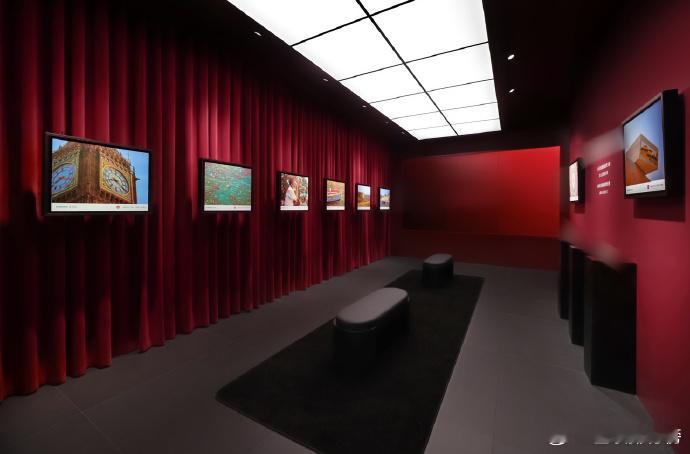 成都春熙路一夜之间红透了成都春熙路怎么这么红 路过春熙路直接眼前一亮，这一片红色