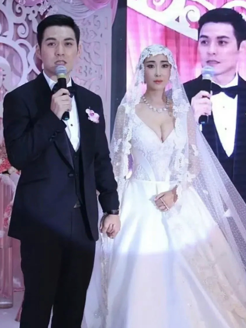 严宽杜若溪的婚礼照，这婚纱也太⋯还被严宽杜若溪之间的爱情故事感动过，可是杜若溪这