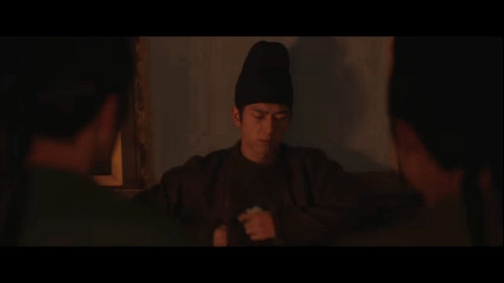 六郎蹭到了蒋长扬的快车 听说姐姐被绑，六郎急得跺脚，找蒋长扬求救，蒋长扬二话不说