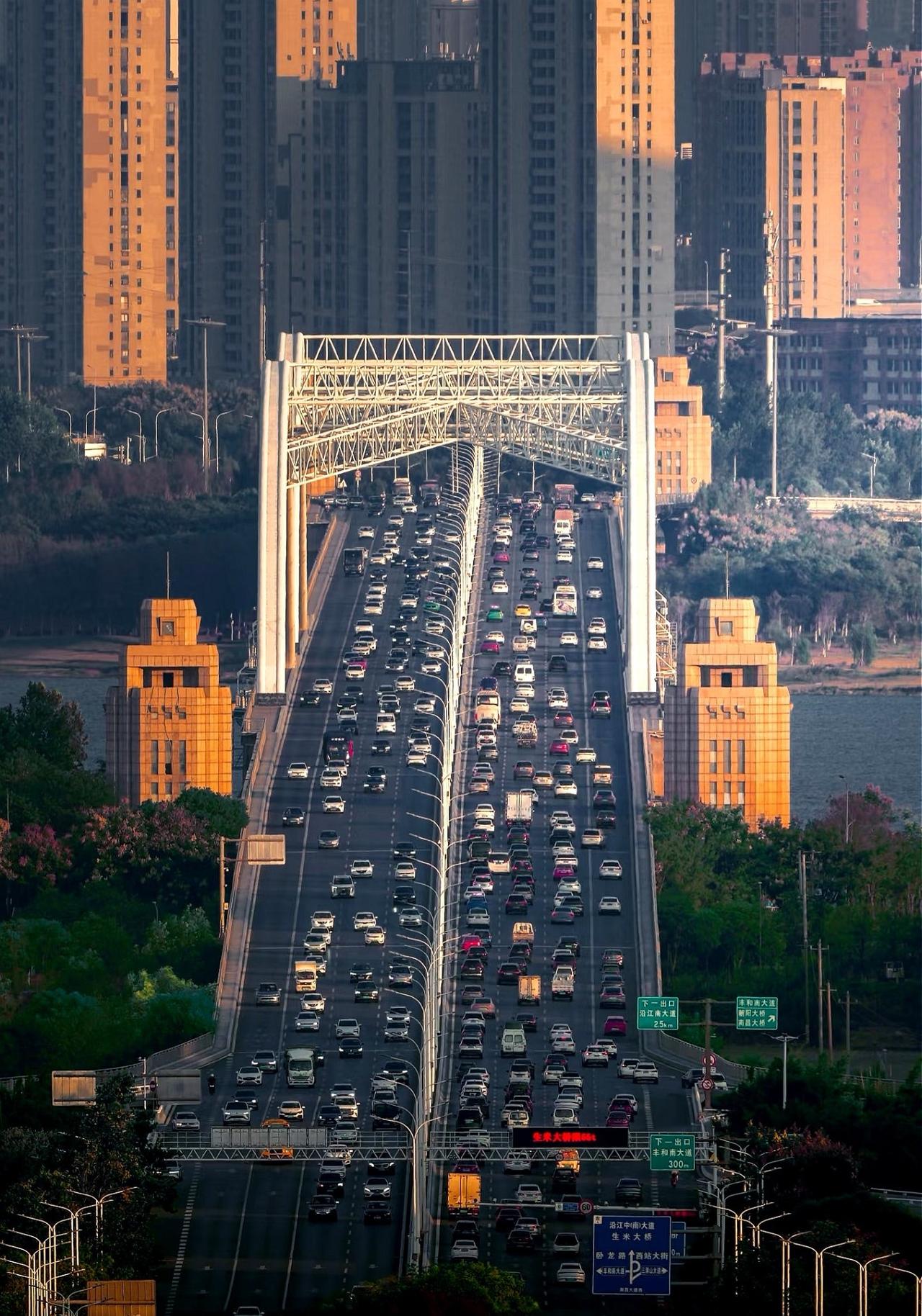 江西南昌生米大桥
江西南昌生米大桥 ~~