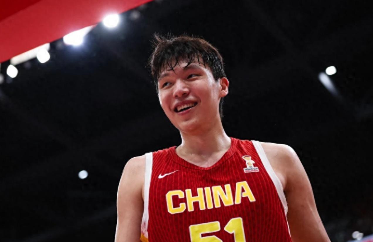 FIBA点赞杨瀚森！
中国男篮与黎巴嫩队的比赛，最终，中国男篮表现更胜一筹，以8