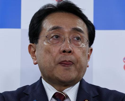 不搭理，日本连续抗议。6月30日，日本彻底坐不住了，包括日本经济产业部长赤泽亮正