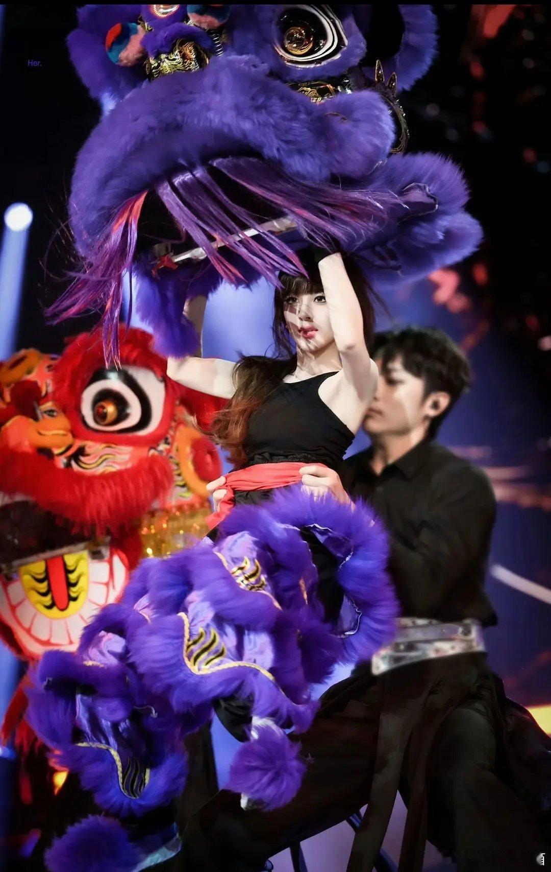 赵露思今天演唱会我觉得最封神的一张 