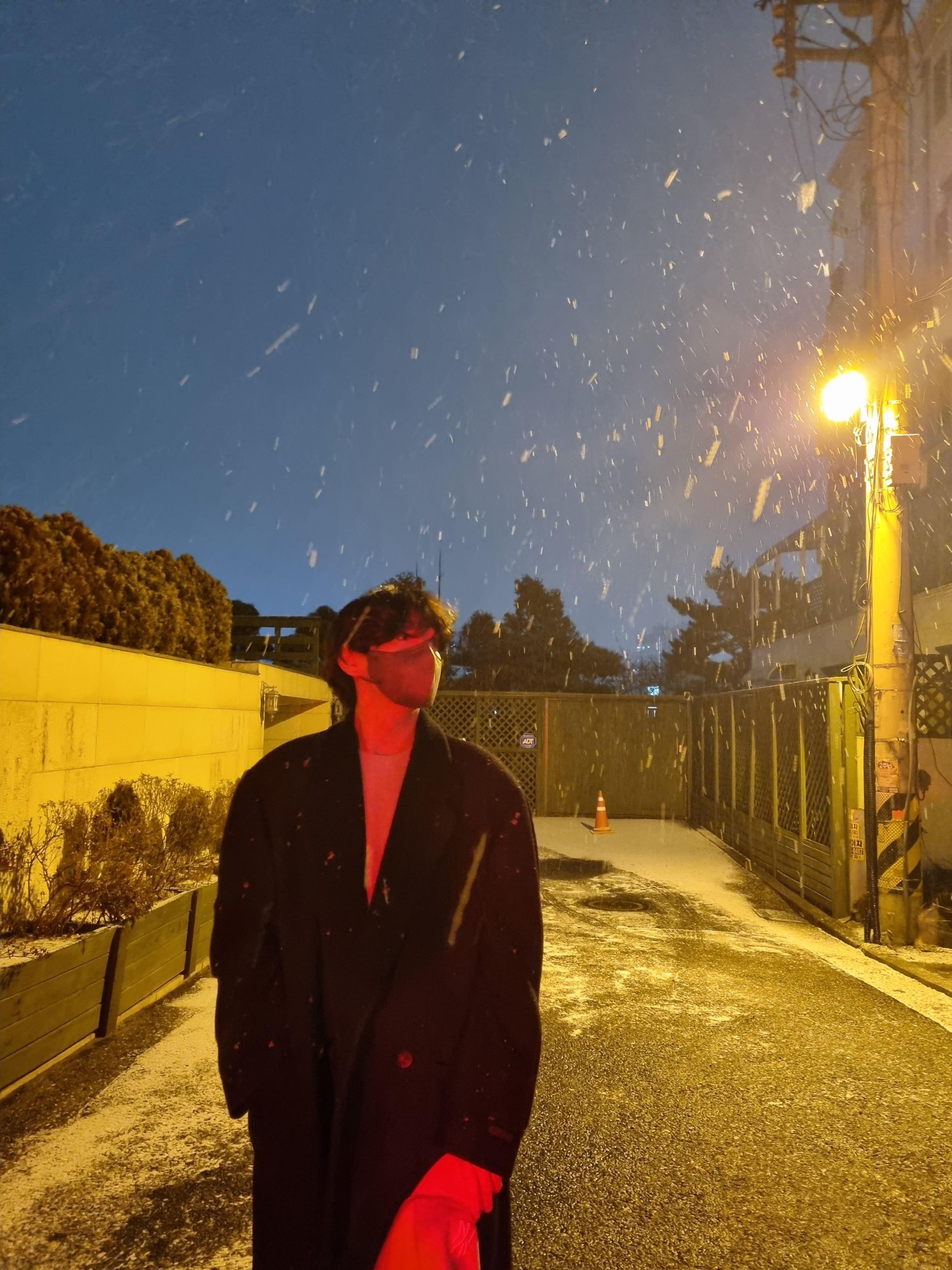 金泰亨[超话] 温暖灯光下的V✨ ​​​