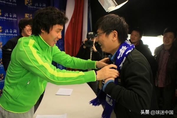 2011年3月23日上午，天津泰达队中场核心陈涛受邀走进北方网《体坛沙龙》演播室