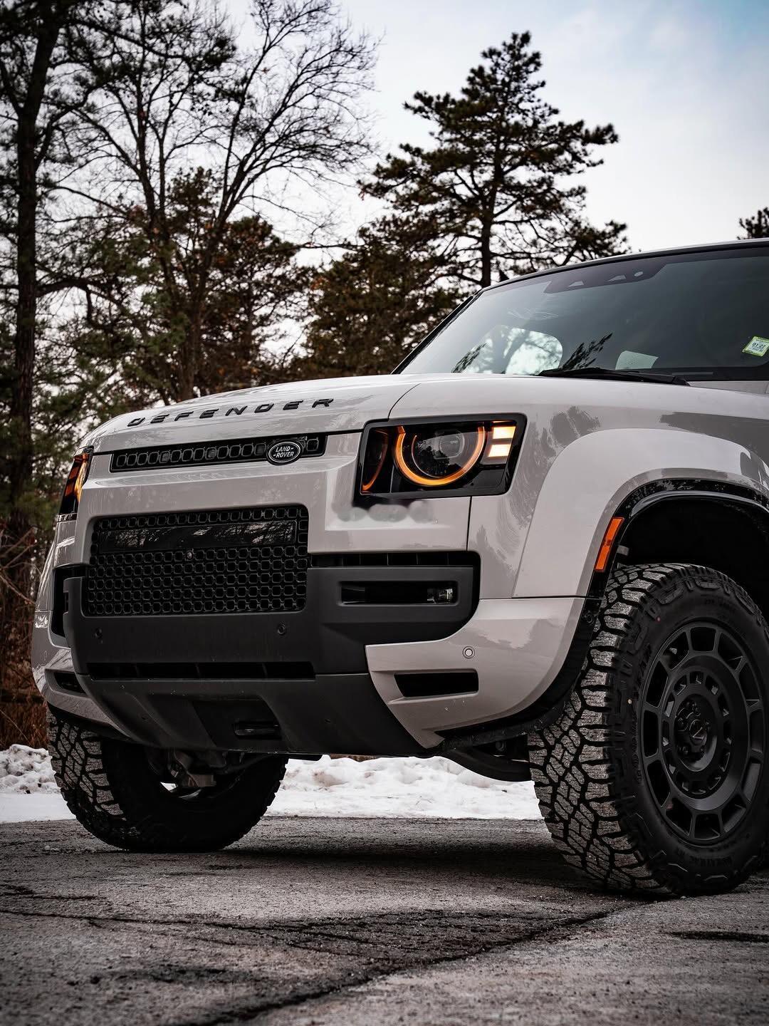 路虎卫士OCTA每一处细节都长在审美上 。路虎卫士