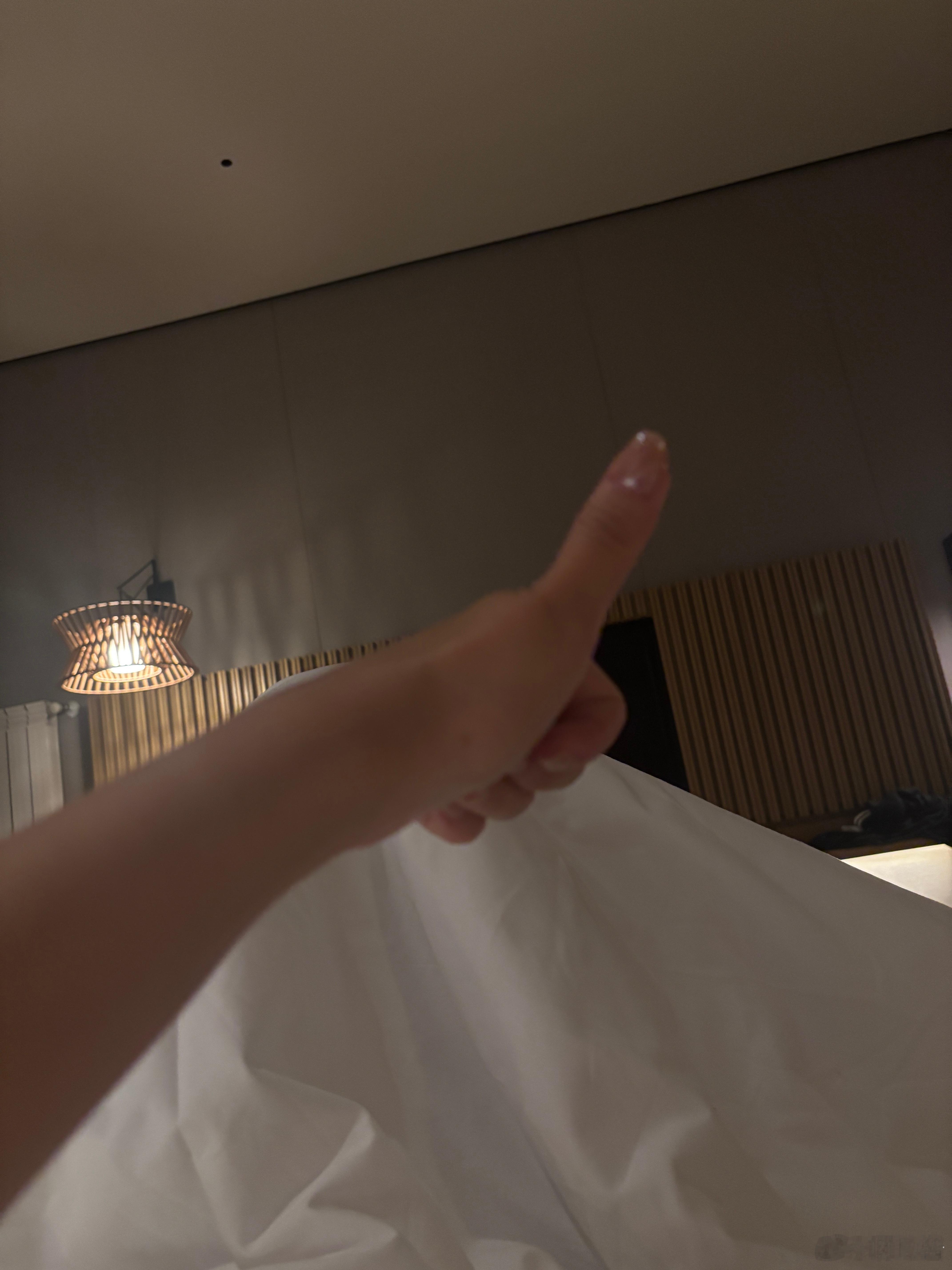 忙碌了一天的啊比酱师傅是真累了就酱～ 晚安 ​​​
