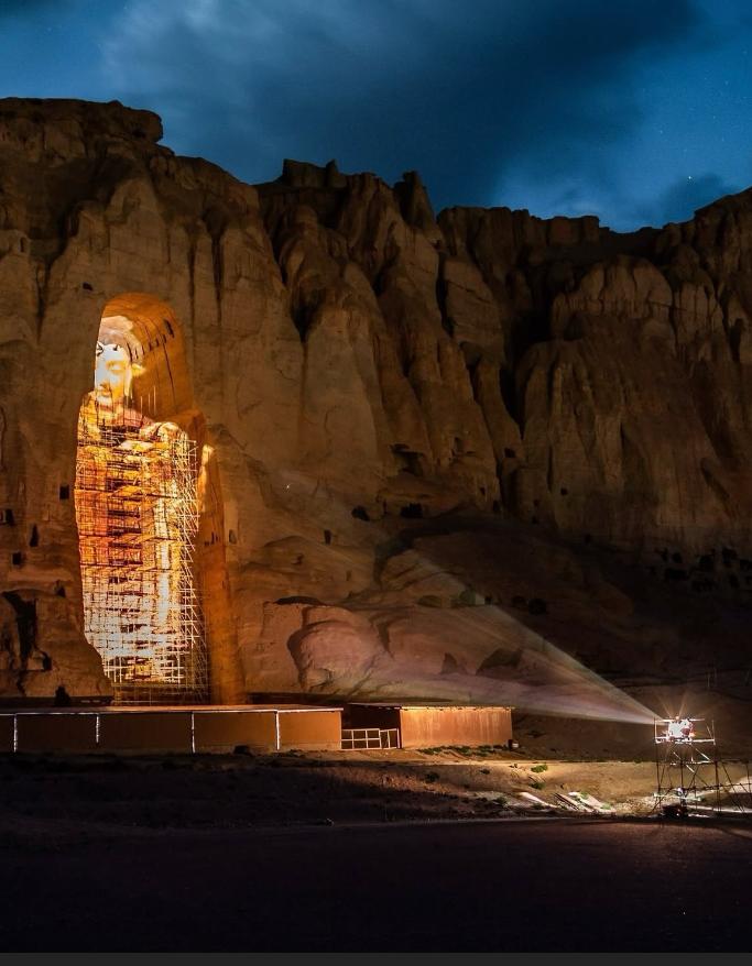 近1500年来，巴米扬大佛一直矗立在阿富汗中部的岩壁上，直接凿刻于岩石之中。这座