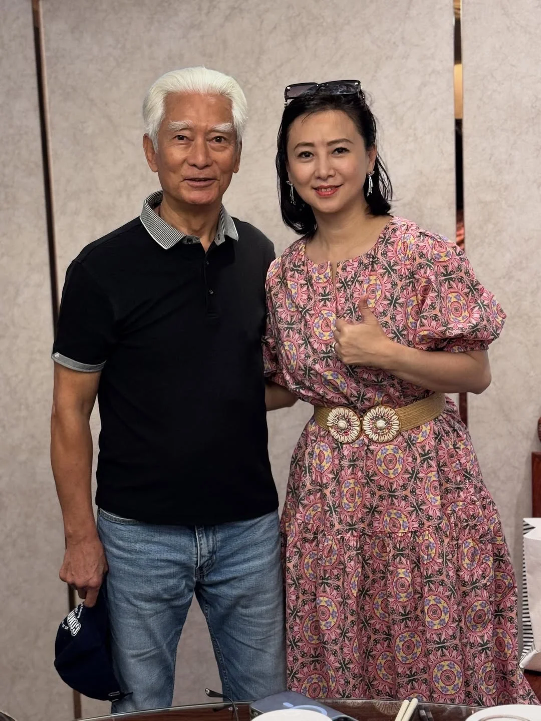 高雄、汪曼玲等人为翁虹庆祝57岁生日