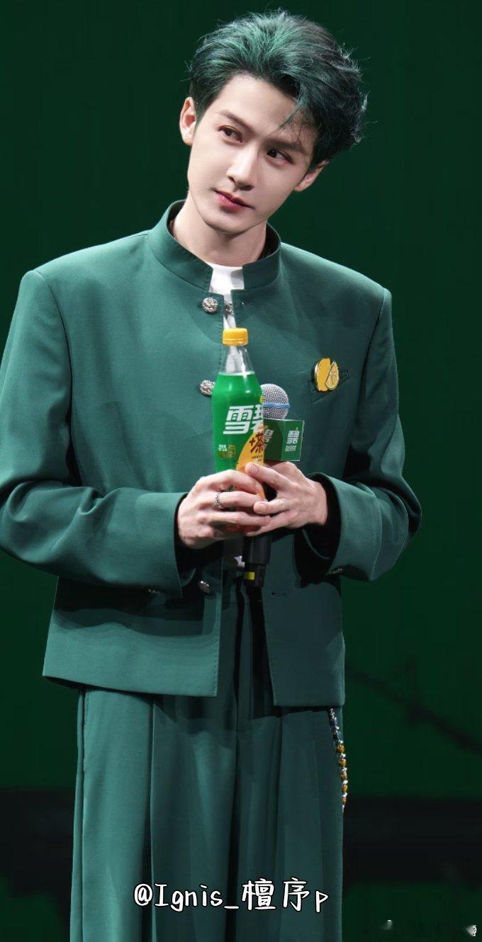 檀健次主演电影神童  你有时候是不是特孤独世界上这么优秀的人就只有你一个！​​​