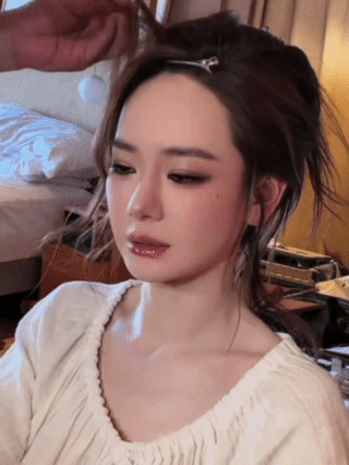 戚薇在戛纳隔空祝许嵩生日快乐看到戚薇戛纳生图我直接惊了！这是什么夏友善重生剧本？