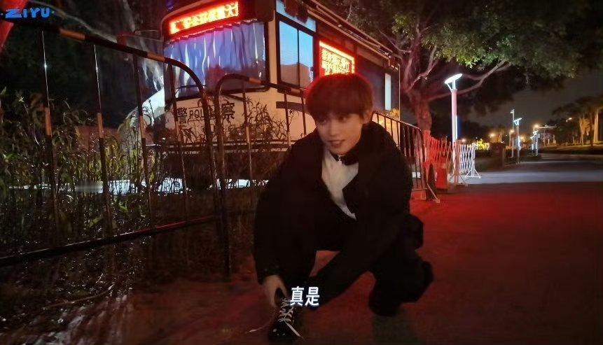 梓渝厦门晚上看海vlog真的很难找到一个对待粉丝如此用心的艺人，会在晚上去到海边