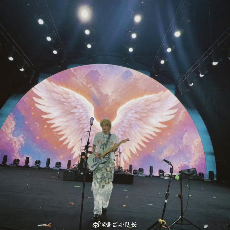 泡泡岛 舞台坍塌 舞台切换热爱不减！BUZZ→SOSO舞台正常演出，现场氛围拉满