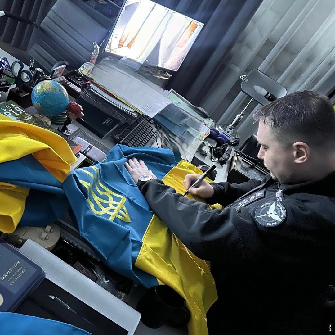 看来布达诺夫有可能是一个川粉如果他真的是一个川粉，作为乌军的重要人物，那是很有问