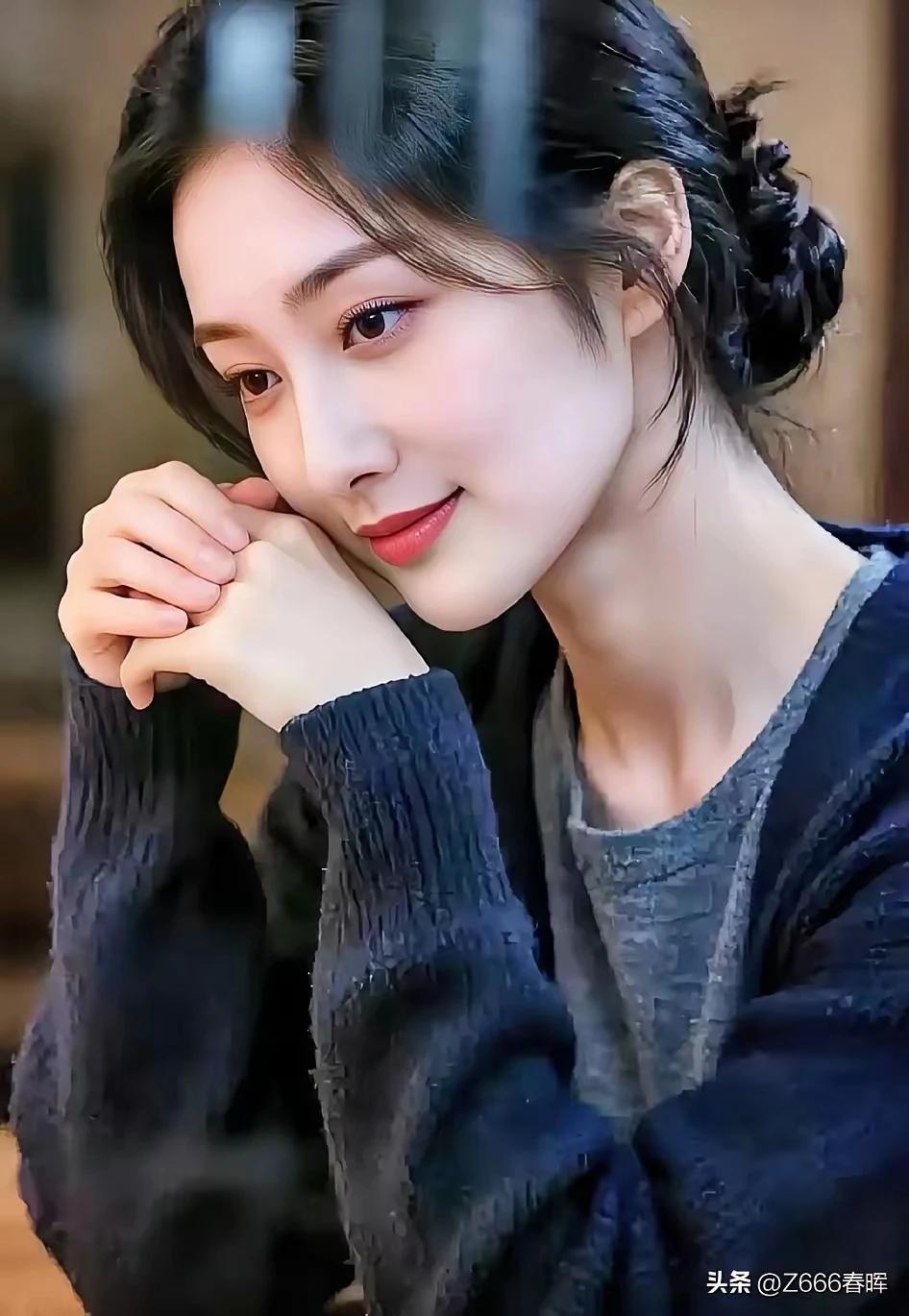 痴情总被无情伤，
多少因爱痛心肠，
红尘莫过相思苦，
千回百转又何妨。