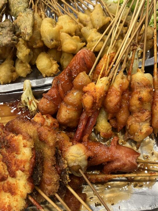 大连华南，好吃便宜的炸串焖子小铺。。