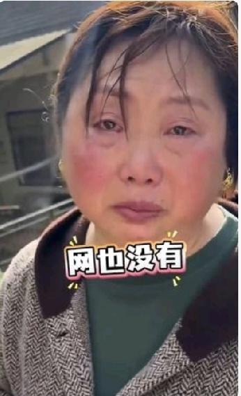 救灾一线别苛责，实干担当就该被点赞
 
近日，湖南石门遭遇罕见强降雨，大量群众受
