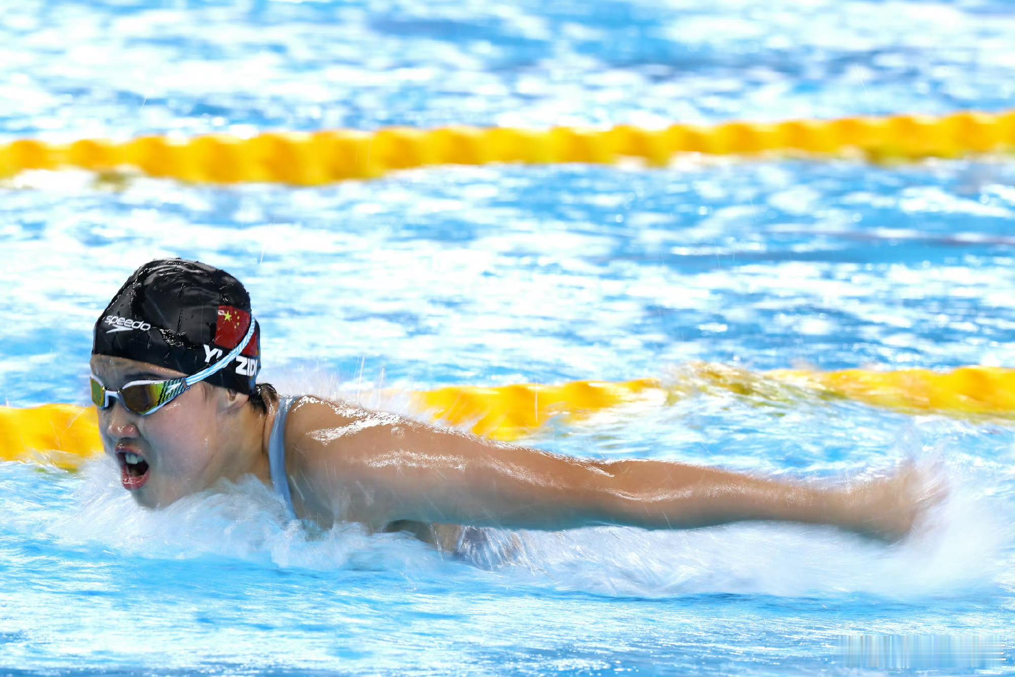 13岁于子迪也太牛了吧！逆袭破了叶诗文尘封13年的亚洲纪录，赛场冲劲十足，赛后还