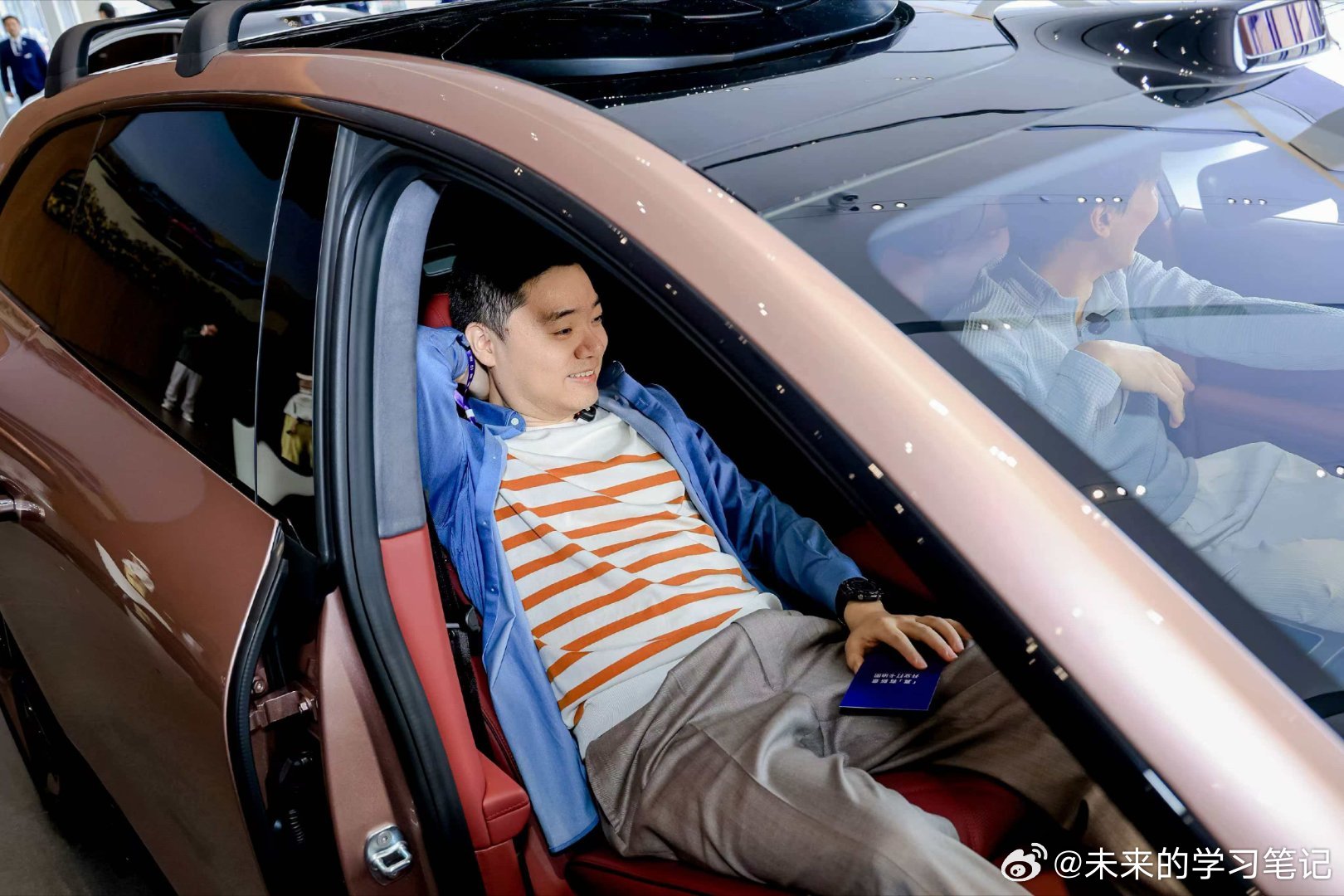 丁俊晖来也来体验享界的新色了享界粉就对了