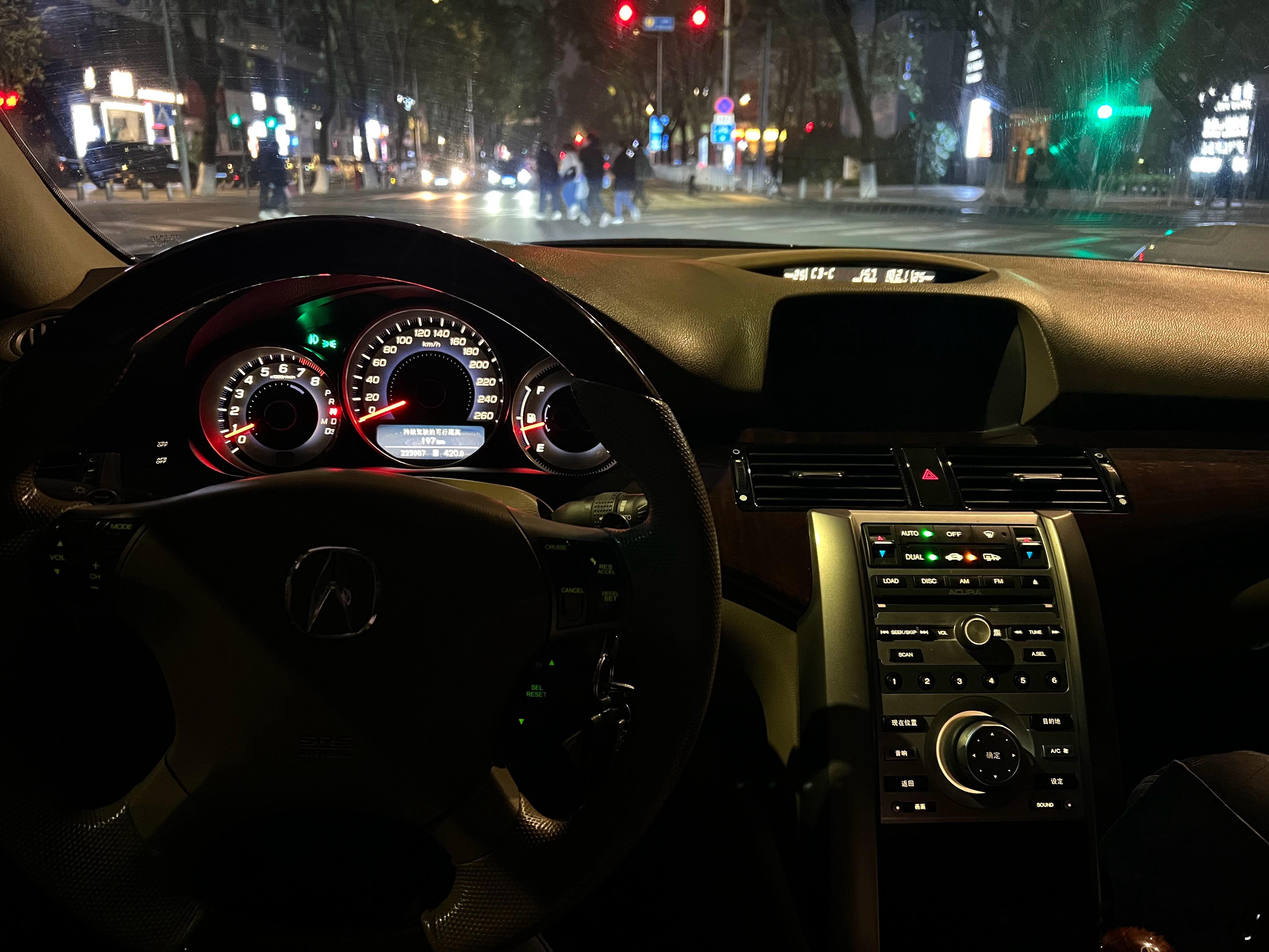 怎么会有这么好开的车，最近偶尔开一下讴歌，每次都感慨，座椅太舒服了叭，动力太丝滑