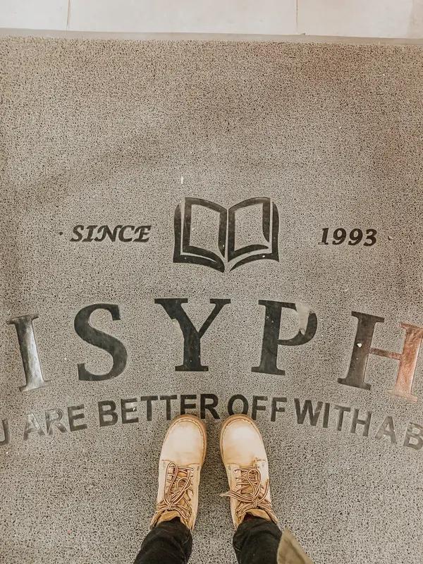 西西弗斯被宙斯惩罚日复一日的推石头，如果我说他很快乐，你们会不会觉得我疯了？
