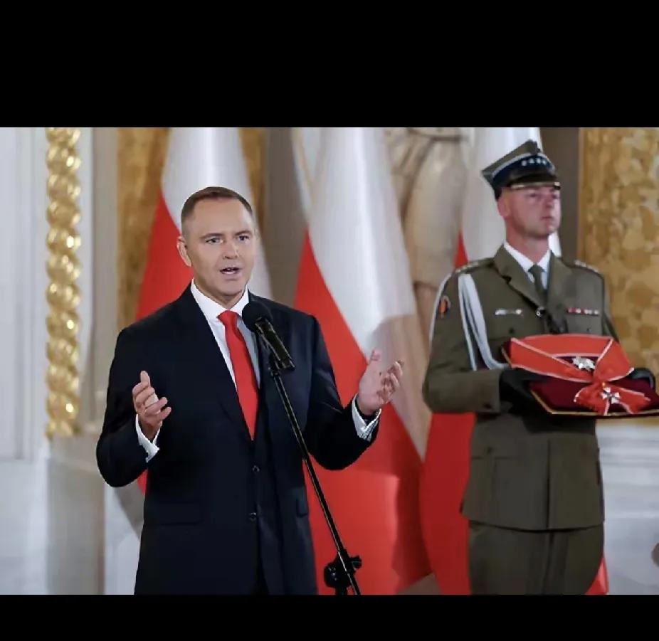 欧洲这出“谁是敌人”的撕X大戏太上头！波兰总统直接拍桌吼：别盯俄罗斯，真正的威胁