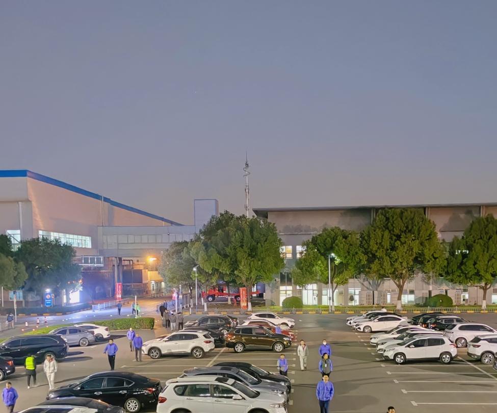 写微头条涨粉丝别只追热点，“观点差异化”才是核心
很多人写微头条总追热点，却没涨