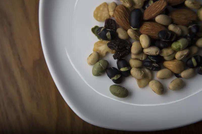 有什么食物能够促进膝关节的功能? 想促进膝关节功能，有些食物可不能错过。富含胶原