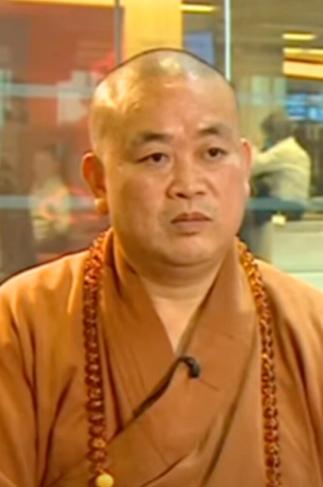 少林寺有新方丈啦！


释永信倒下了
少林寺的账本却还站着

释永信被查后，
师
