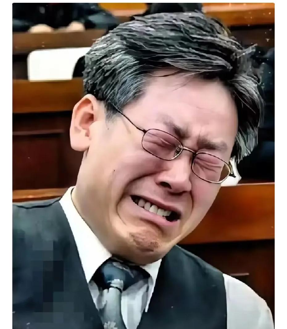 韩国民调最新消息。

李在明支持率首次跌破不支持率，你觉得李在明还会翻盘吗？
