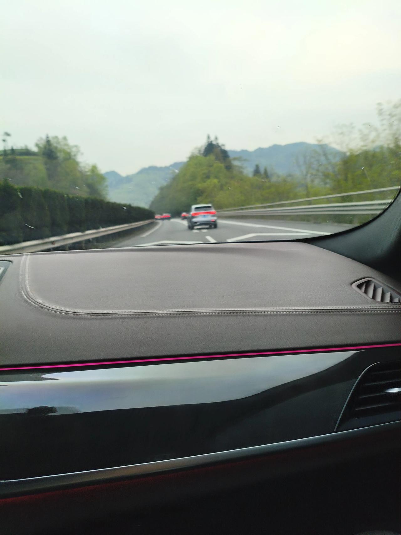 美再派第三航母打伊朗
     美第三航母要参与打伊朗，这局势越来越紧张了。据报