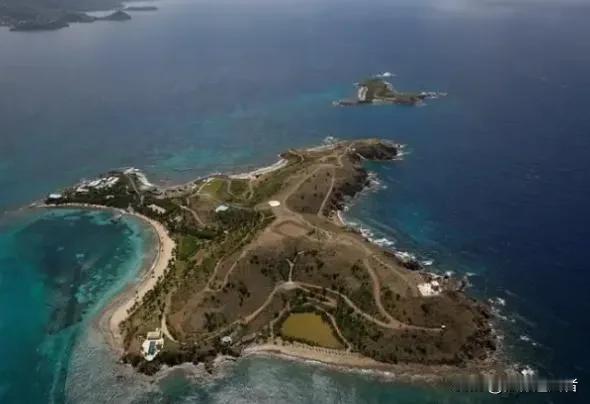 一座臭名昭著的“萝莉岛”，一份被曝光的“爱波斯坦案”涉案名单，彻底撕碎了西方自由