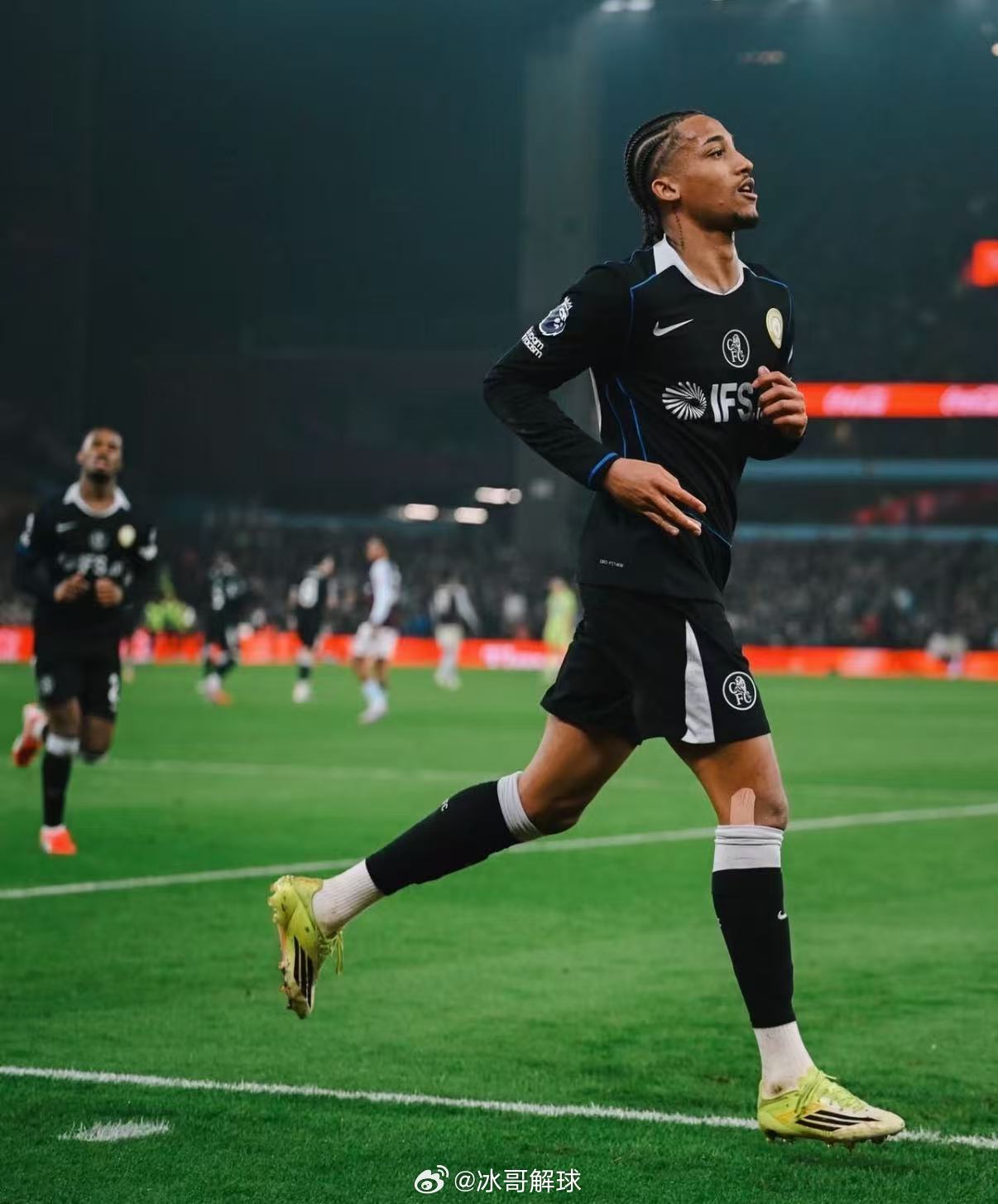 阿斯顿维拉1比4切尔西英超焦点战，切尔西客场4-1大胜阿斯顿维拉。道格拉斯·路易