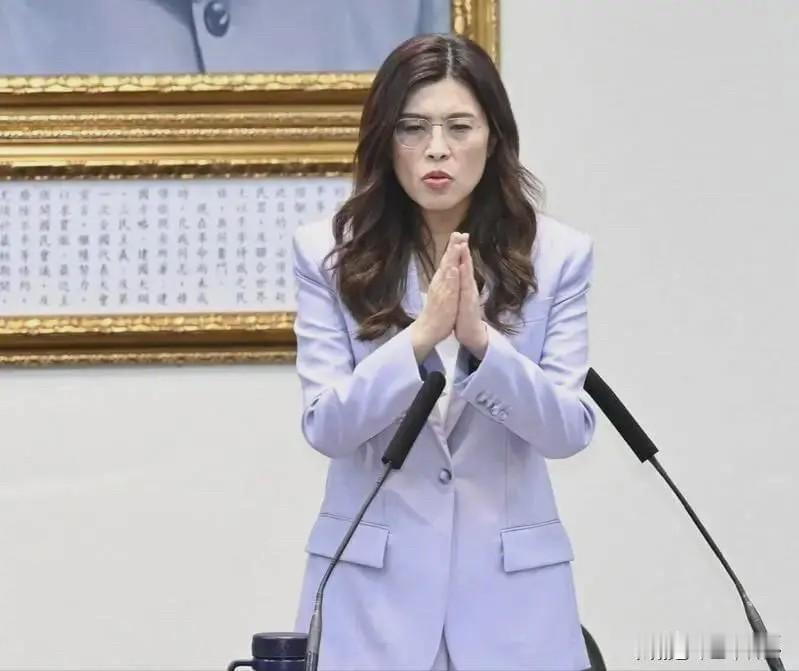 【国民党上演“将相和”风波落幕】

季麟连炮轰“卖党求荣”的余波还没散尽，郑丽文
