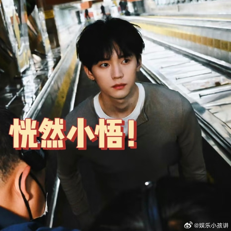 小猫吵架 小猫和好闹别扭时故作冷漠疏离，实则满心惦记对方，悄悄备好礼物主动示好，