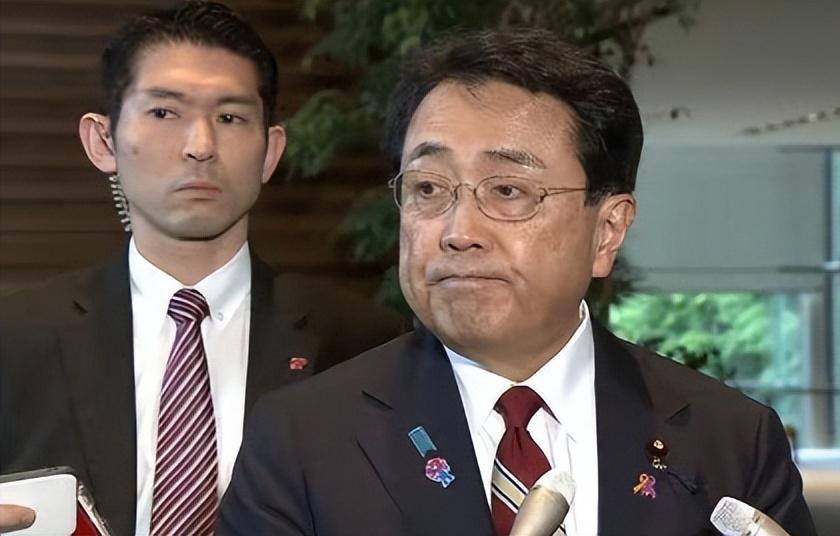 5月22日苏州金鸡湖APEC会议，日本经济产业大臣赤泽亮不谈经贸合作，不谈区域共