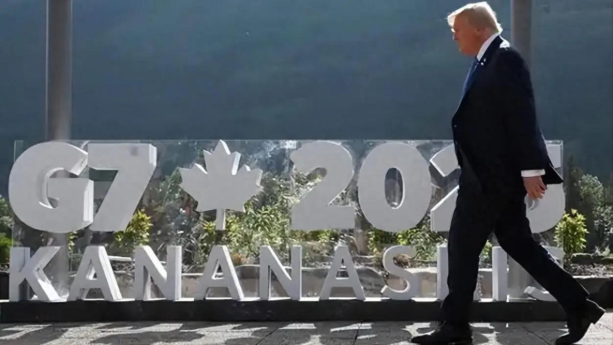 G7峰会上特朗普公开感谢中国中立，日本代表团当场懵了。 

原本美国拉着G7盟友